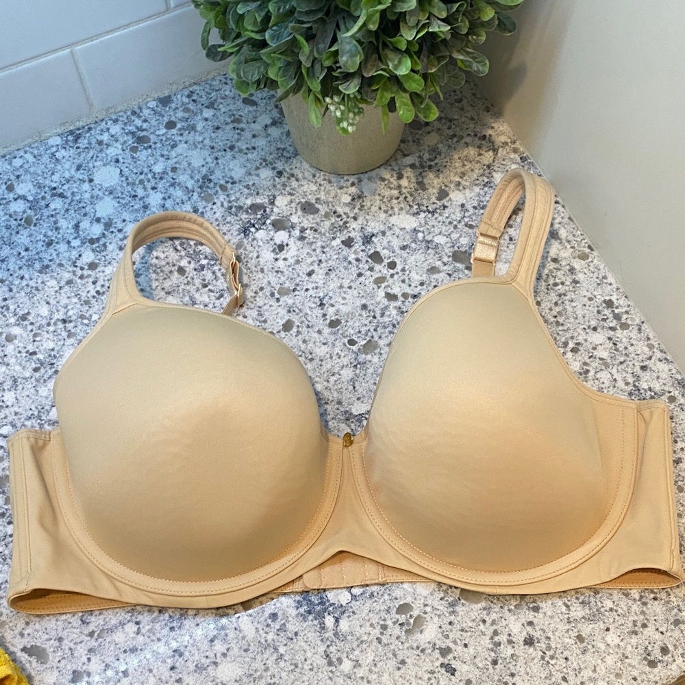 Essential Bodywear nude underwire bra size 44E or 44 DD
